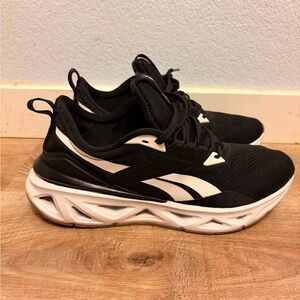 Reebok Zig Dynamica Black and White Running better than on cloud!